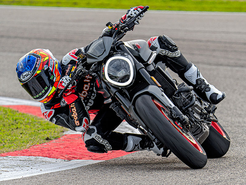 Ducati_Monster_3_800x600